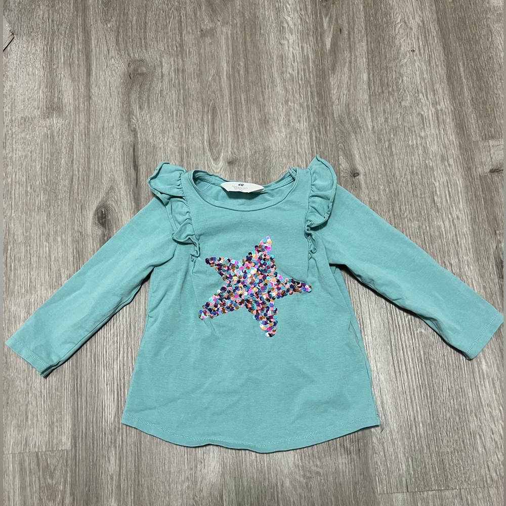 H&M Girls Teal Shirt with Sequin Star, size 4T‎